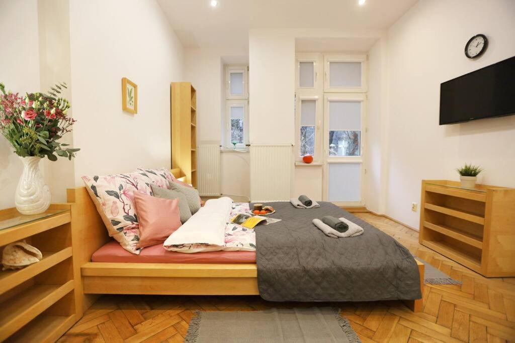 Batorego Cosy Apartment 2 Krakow Ngoại thất bức ảnh